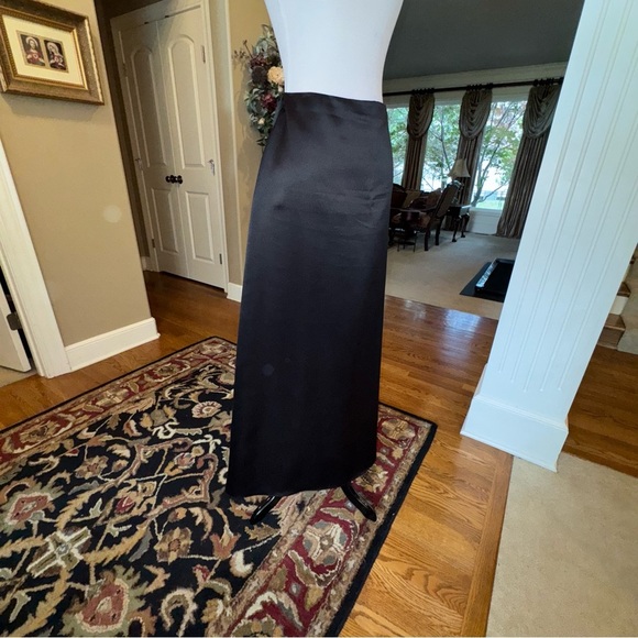 Xscape Women’s Floral Long Satin Skirt Black Size 10 - Picture 13 of 17